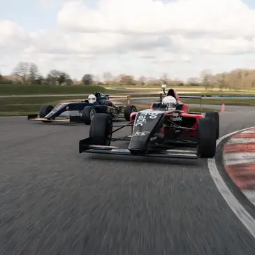 Stage Formule 4 sur circuit, cadeau experience voyage sportif auto